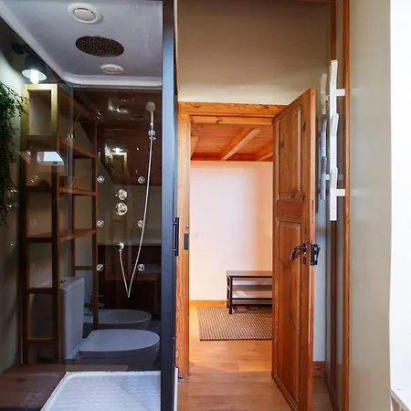 Condessa - Modern Charm In Historic شقة