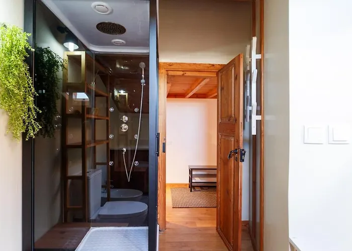 Condessa - Modern Charm In Historic شقة